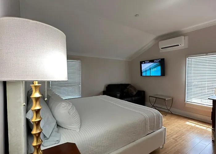 Elaine\'S Cape May Boutique Hotel