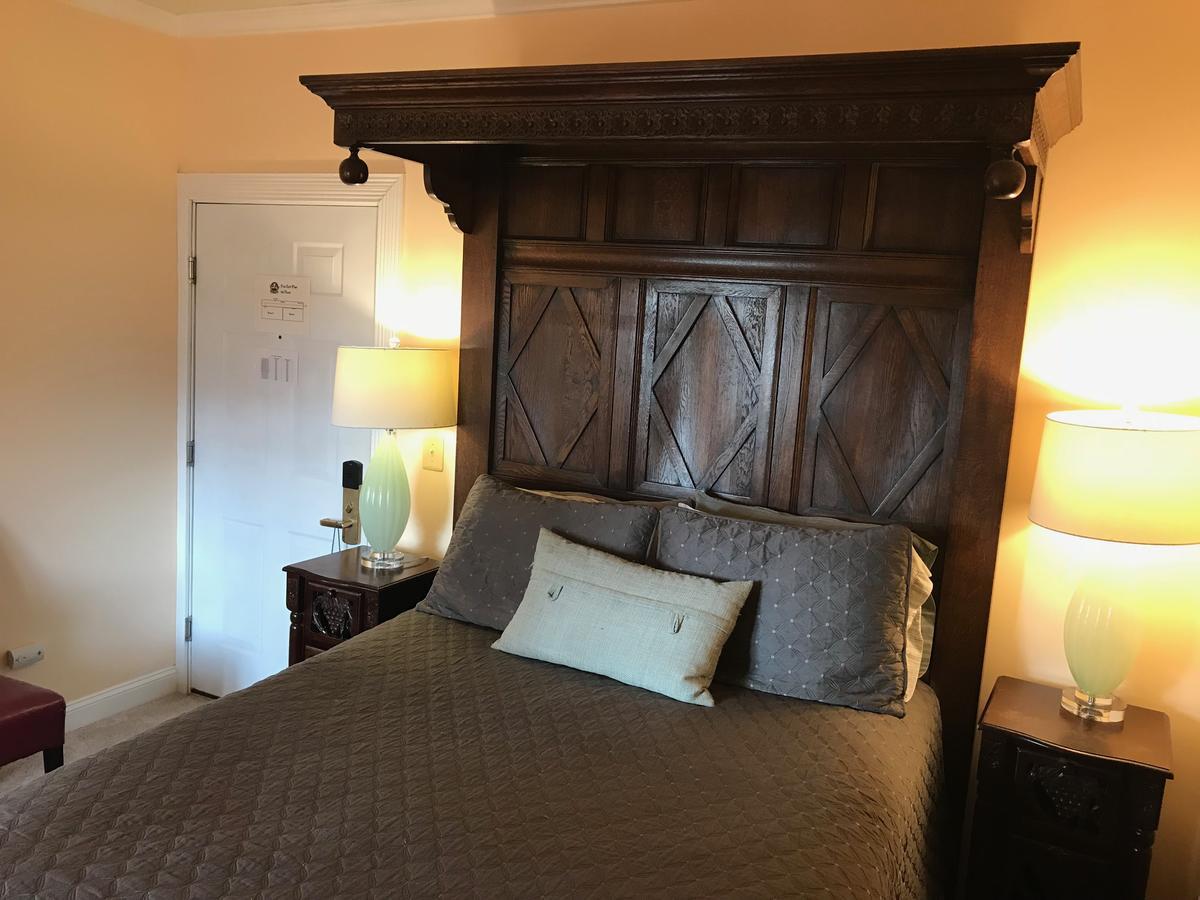 Elaine's Boutique Hotel 3*